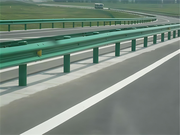 东莞高速护栏板守护安全广泛应用于多个行业
